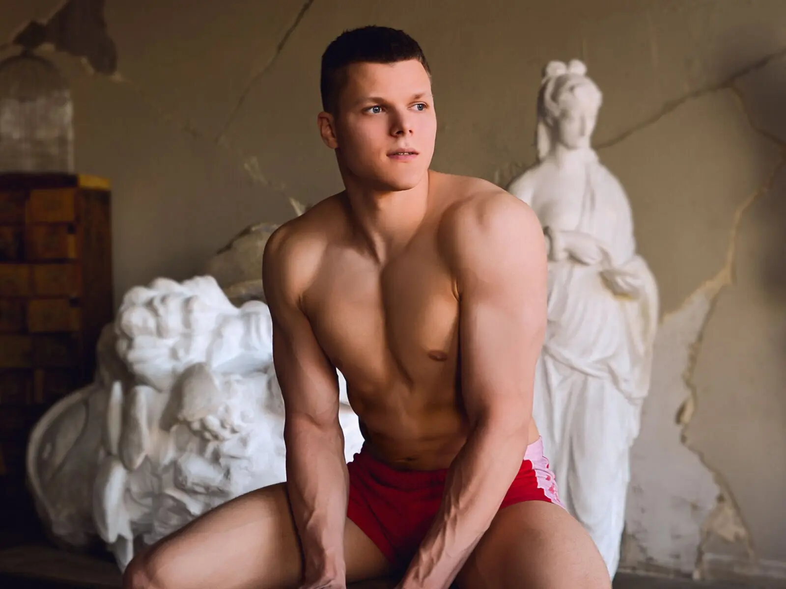 View more of EddieTellsi