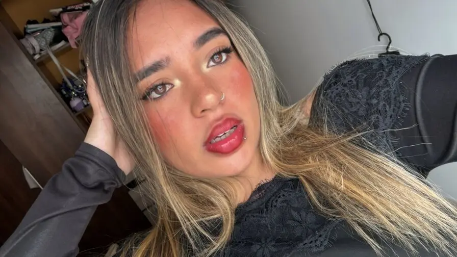 View more of EllyeConnor