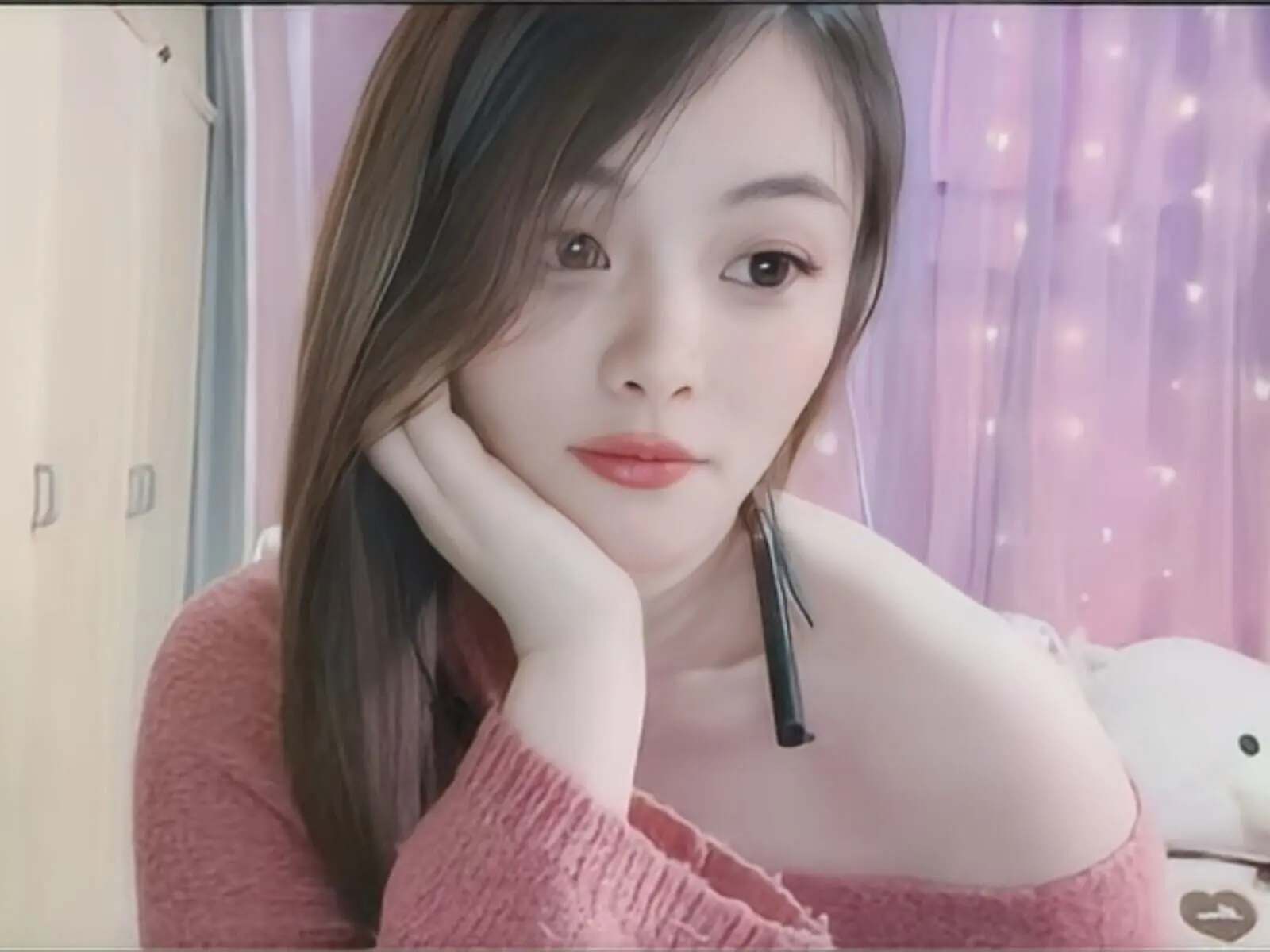 View more of HuangQianqian