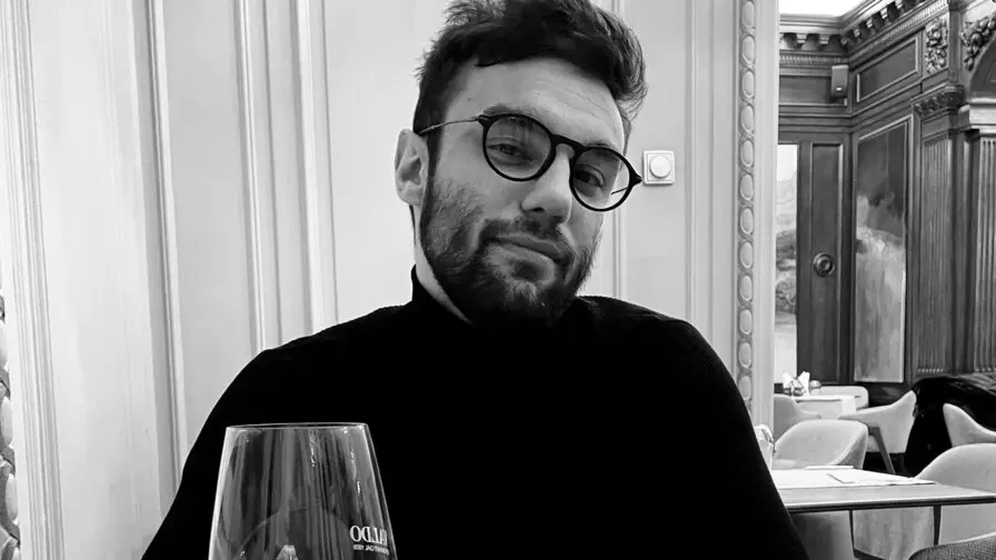 View more of JuanNoir