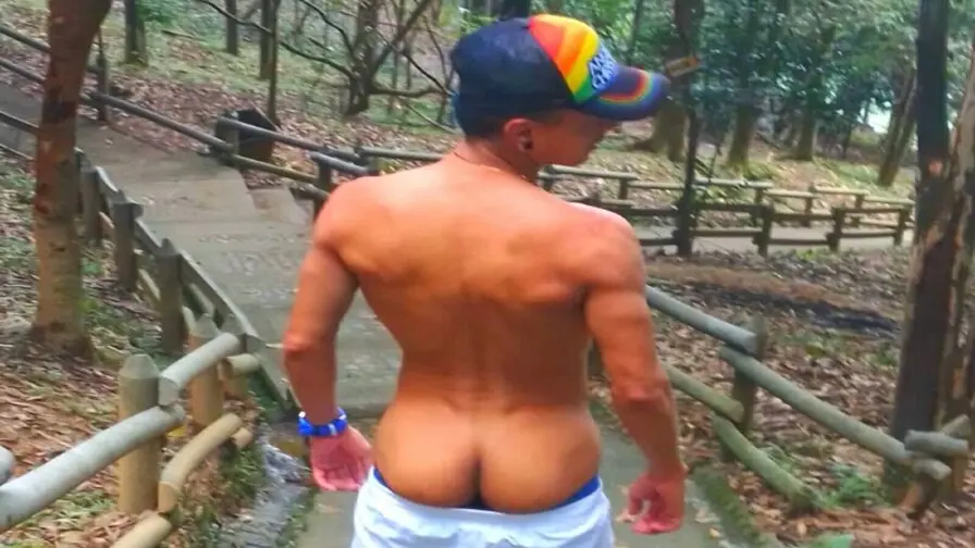 View more of RoberthCastella