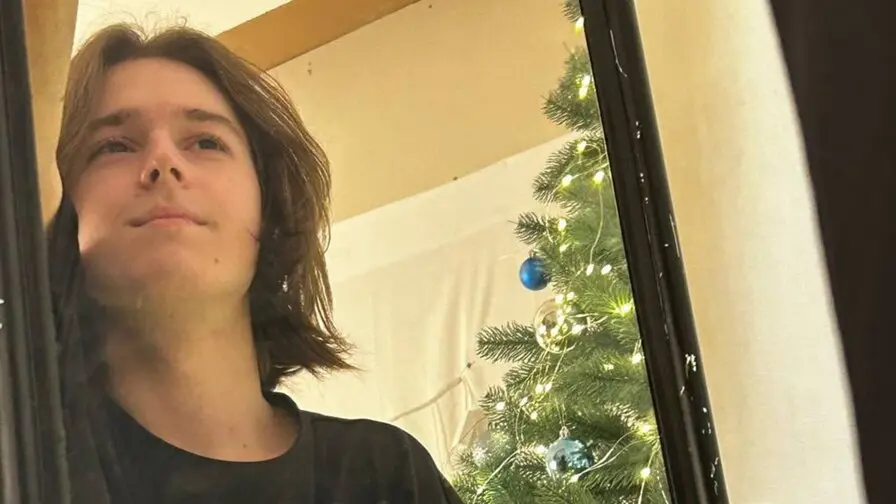 View more of TagoYoon