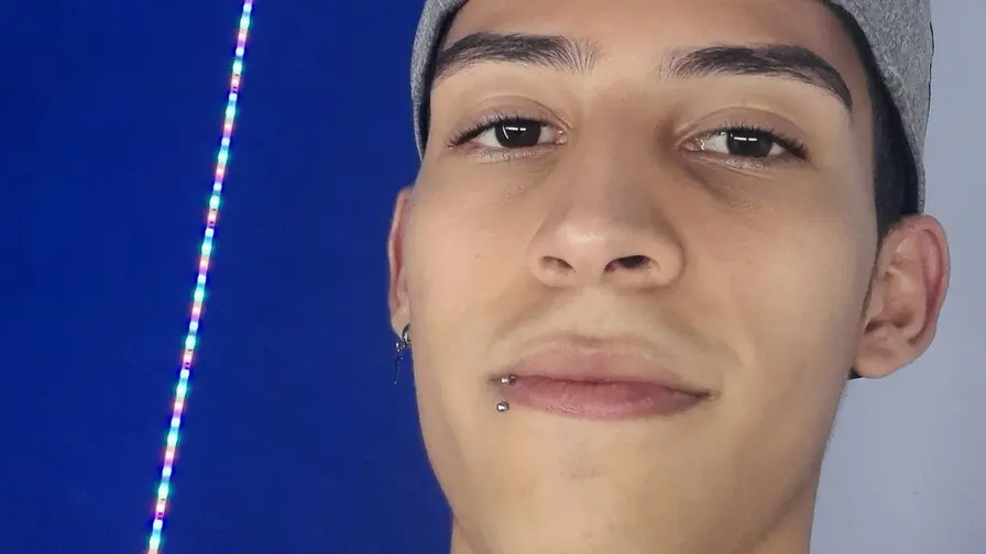 View more of TomDylan